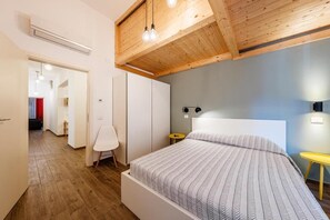 Room - Mercury (Monopoli)