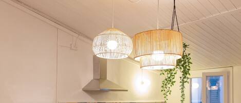 Oven, stovetop, coffee/tea maker, cookware/dishes/utensils