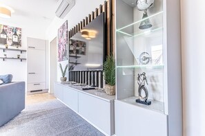 Interior - 9 min to Center - Luxury Airconditioned w/ Balcony (Vienna)