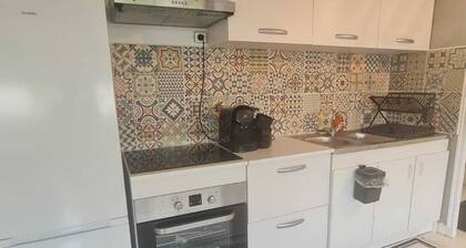 8 Bedroom Private vacation home in Pierrefitte-sur-Seine