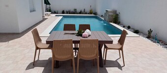 3 bedroom private vacation home in mã©denine