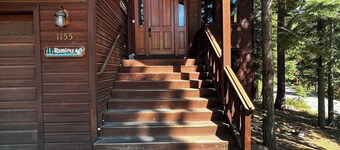 Gorgeous, Spacious & Cozy Cabin in Kings Beach
