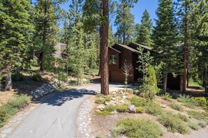 Exterior - Gorgeous, Spacious & Cozy Cabin in Kings Beach
 (Kings Beach)