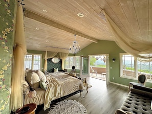 5 bedrooms, iron/ironing board, WiFi, bed sheets