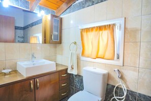 Shower, hair dryer, towels - Jokos in Roda: Cozy 2-Storey Home Near Agnos Beach (Roda Corfu)