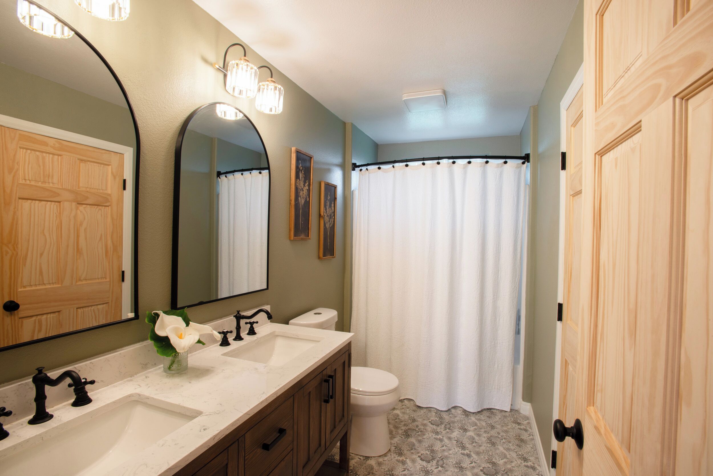 ヘアドライヤー、タオル、石鹸、シャンプー