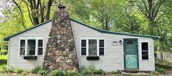 Lake Escape Lexington Cottage with Private Beach Access to Lake Huron!  