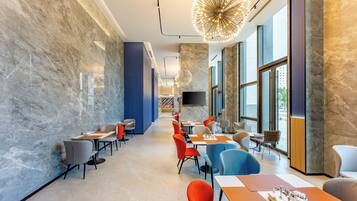 Sudah termasuk sarapan prasmanan setiap hari