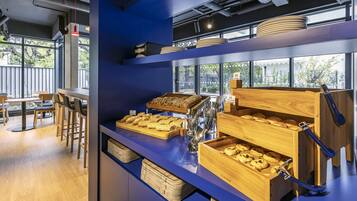 Free daily continental breakfast