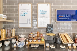 Free daily continental breakfast