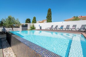A heated pool - Villa Above by Istrabook (Medulin)