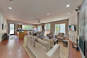 TV, fireplace, offices