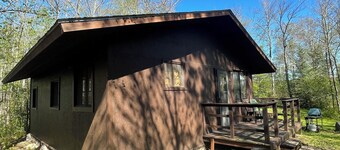 Creekside Cabin on Jasper Lake: Sleeps 6, Scenic Views, Pontoon Boat Included!