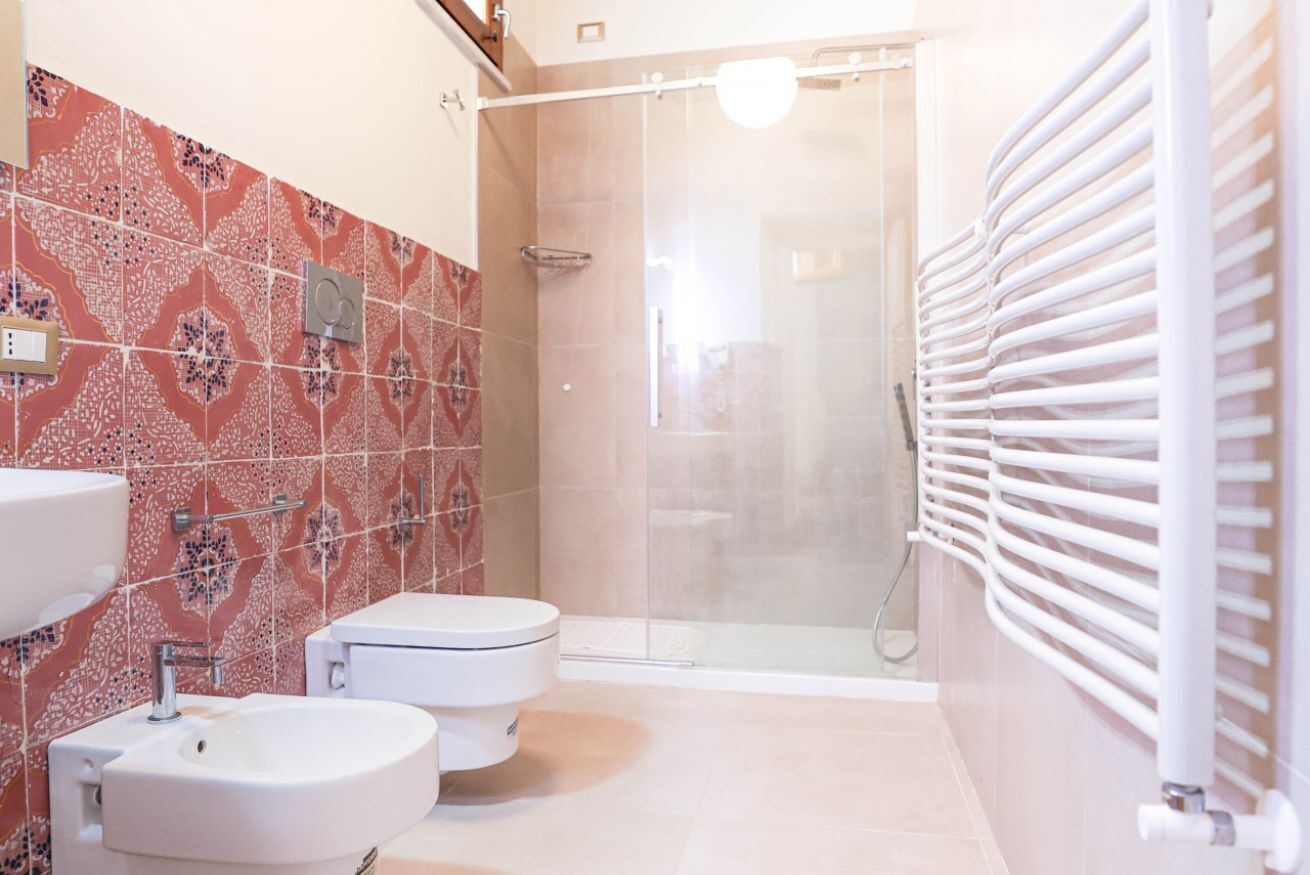 Dusche, Haartrockner, Bidet, Handtücher