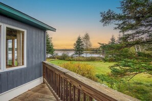 Property grounds - Eagles Cove with kayaks, paddle boat, fire pit, pet friendly (Rangeley)