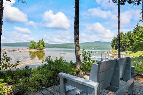 Five Pines - Private new home on Mooselookmeguntic Lake, with dock, beach, and kayaks!
