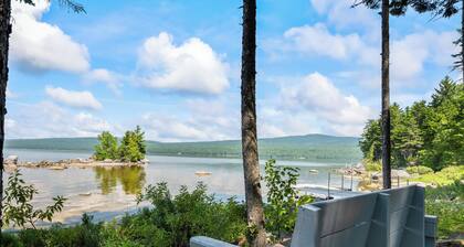 Five Pines - Private new home on Mooselookmeguntic Lake, with dock, beach, and kayaks!