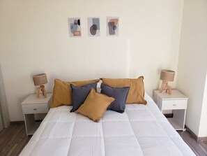 2 bedrooms, travel cot, WiFi