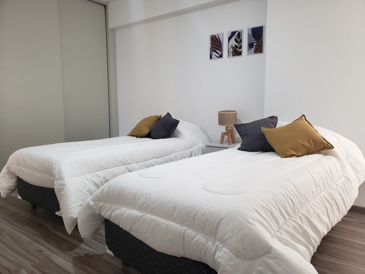 2 bedrooms, travel crib, WiFi