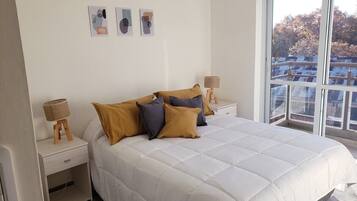 2 bedrooms, travel cot, WiFi
