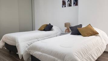 2 bedrooms, travel crib, WiFi