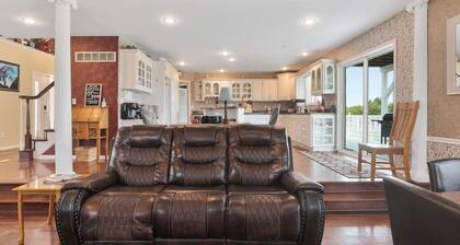 Smithville Lakehouse Country Living up to 15 guests!