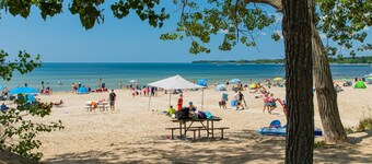 Downtown Picton Retreat |Near Sandbanks & Wineries