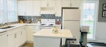 Picton Retreat: Cozy, Stylish and Steps to Downtown