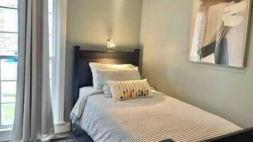 3 bedrooms, iron/ironing board, travel crib, WiFi