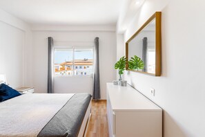 2 sovrum, strykjärn/strykbräda, gratis wi-fi och sängkläder