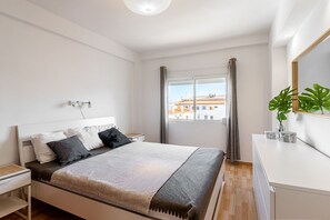 2 chambres, fer et planche à repasser, accès au Wi-Fi (inclus)