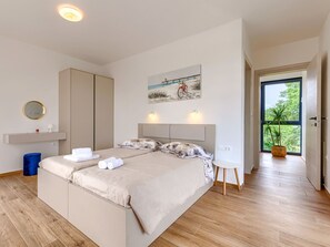 3 bedrooms, iron/ironing board, WiFi