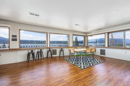 Inventor's Cottage - Retro Vibe, River View, White Salmon, Hood River