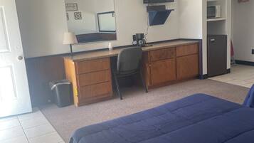 1 bedroom, internet, bed sheets