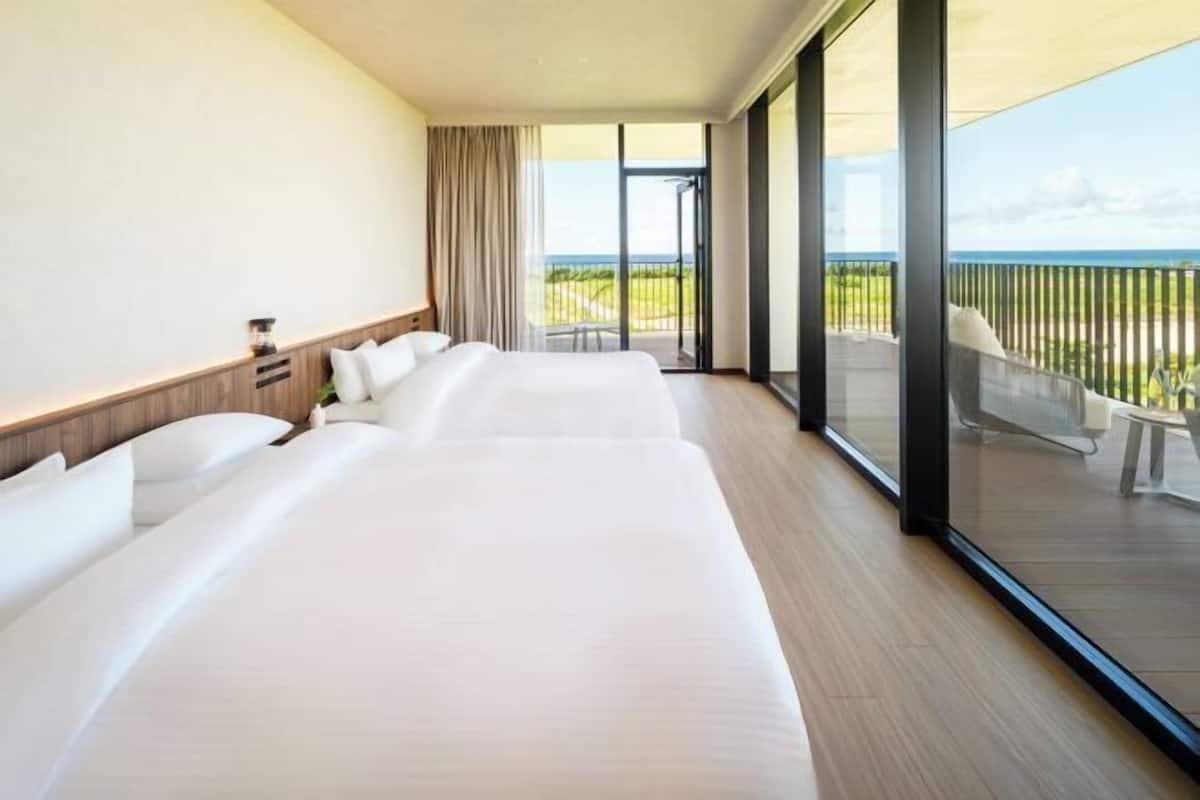 In-room safe, free WiFi, bed sheets