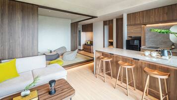 Tatami Executive Double (W) | In-room safe, free WiFi, bed sheets
