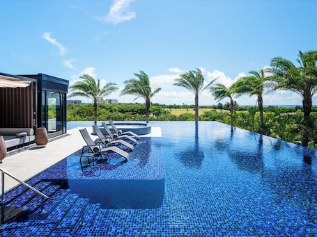 2 piscinas al aire libre