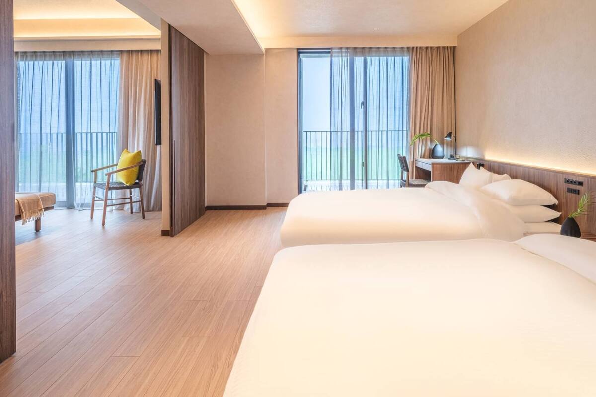 In-room safe, free WiFi, bed sheets