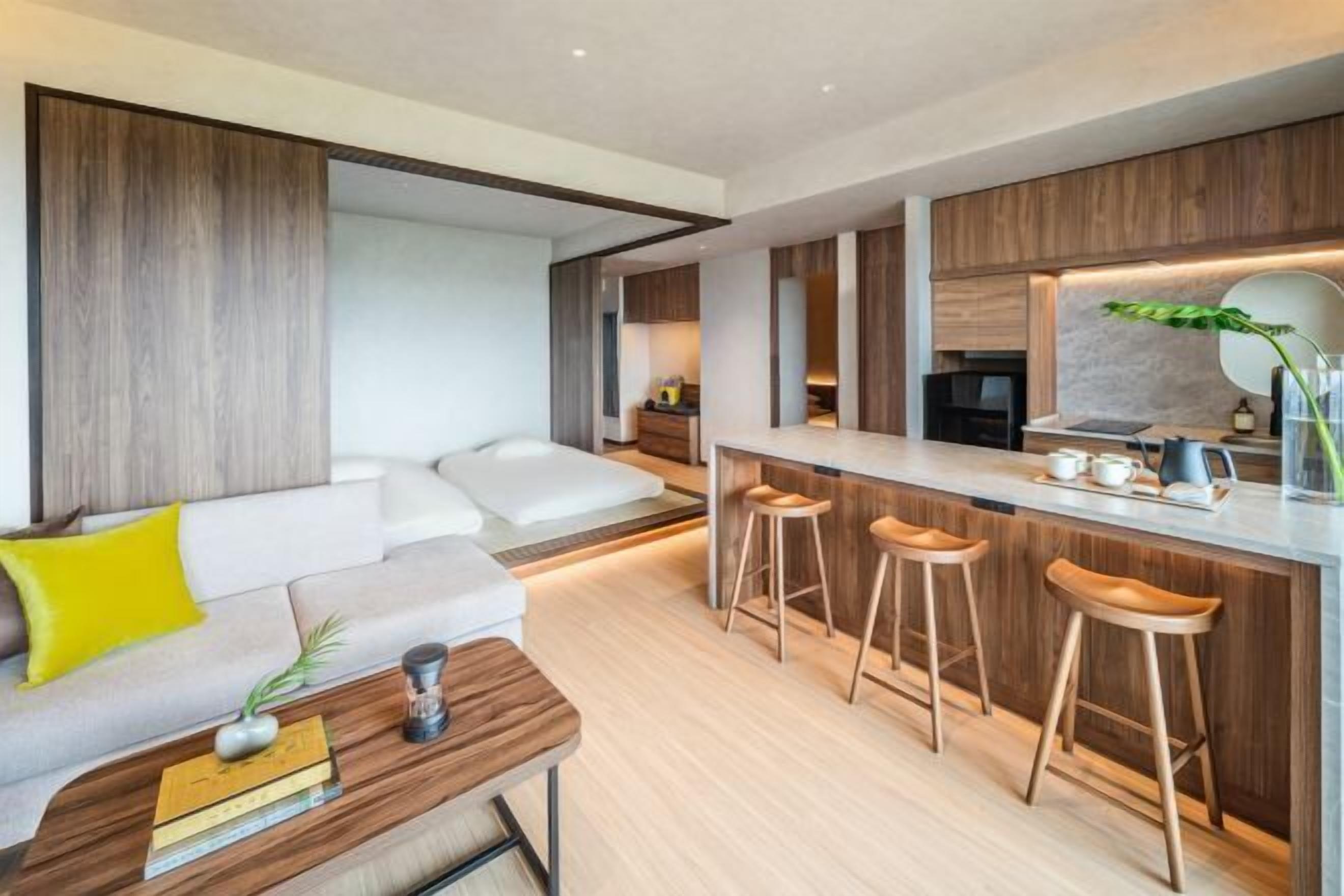 In-room safe, free WiFi, bed sheets