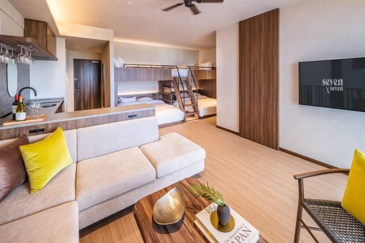 In-room safe, free WiFi, bed sheets