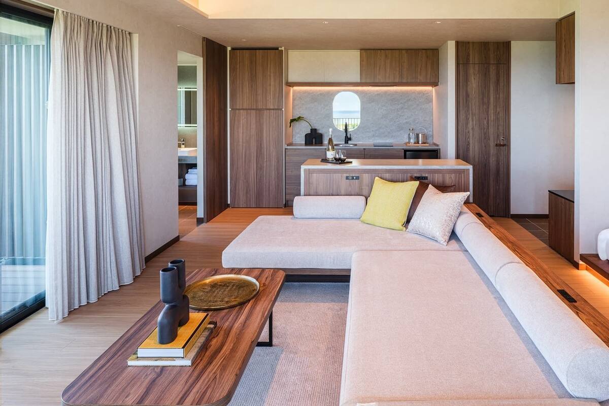 In-room safe, free WiFi, bed sheets