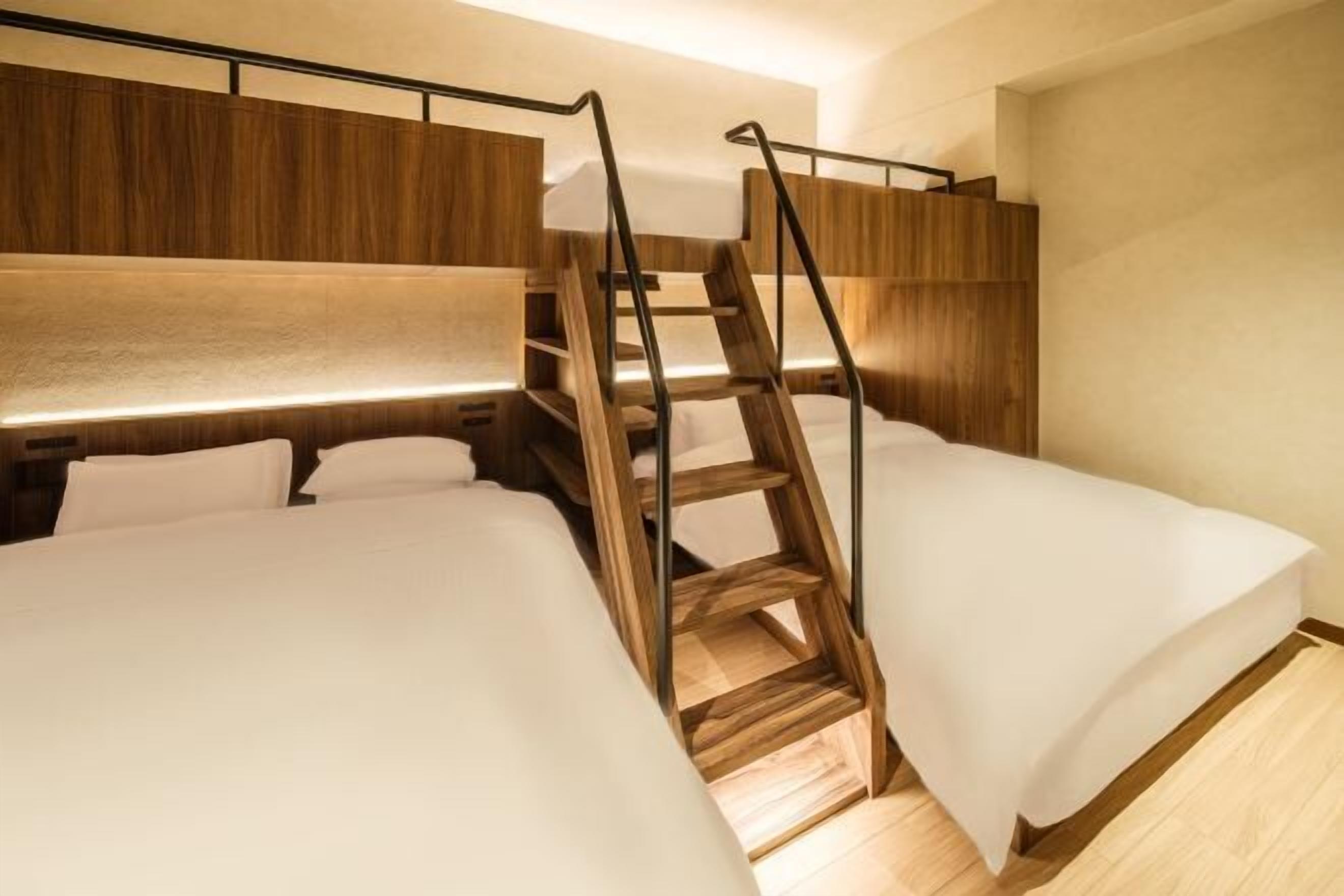 In-room safe, free WiFi, bed sheets