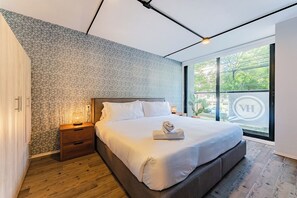 Iron/ironing board, travel cot, WiFi, bed sheets