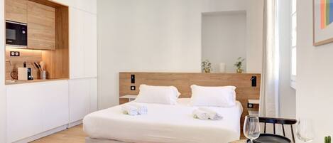 Fer et planche à repasser, Wi-Fi, draps fournis