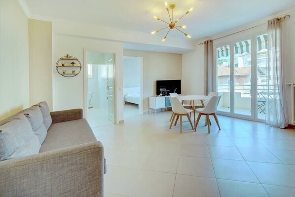 TV - Immogroom - Terrace - 2 bedrooms - Downtown - AC (Cannes)