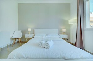 2 habitaciones, tabla de planchar con plancha, wifi y ropa de cama 