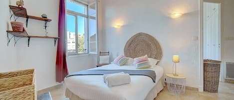 2 chambres, fer et planche Ă repasser, Wi-Fi, draps fournis