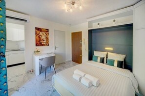 مكواة/لوح كي وواي فاي وملاءات أسرّة