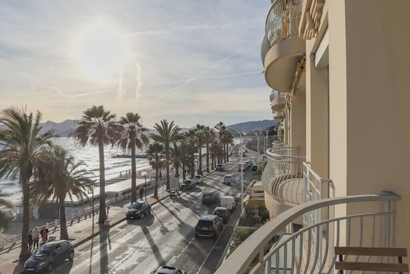 Property grounds - Upstays Sea View Mistral Beach 85m2 Apartment (Cannes)