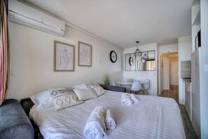 1 chambre, fer et planche à repasser, lit parapluie, Wi-Fi